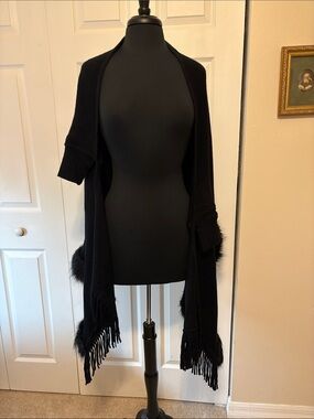 NWT UTCoco Black Faux Fur Trim Fringed Poncho Cardigan Wrap Large.